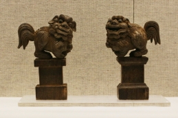 Holzlöwen der Bai-Minderheit (20. Jahrhundert), Shanghai Museum